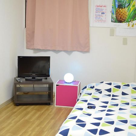 Guest House Fukutomi - Female Only Наха Экстерьер фото