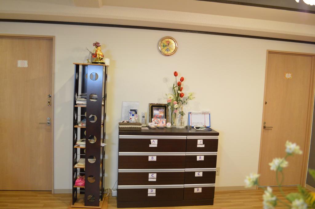 Guest House Fukutomi - Female Only Наха Экстерьер фото