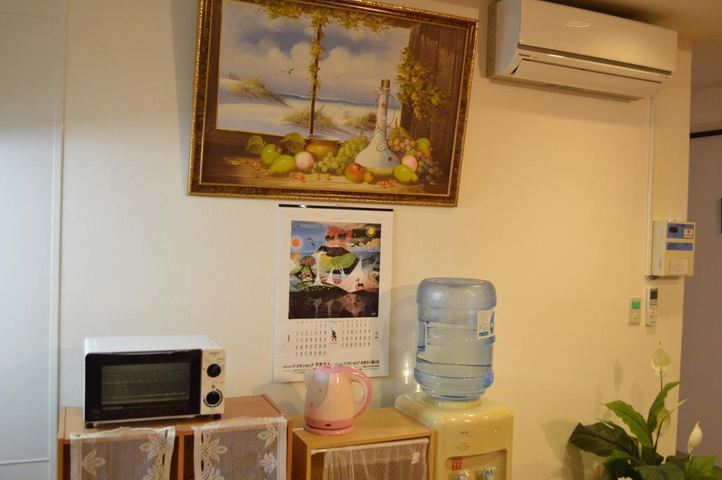 Guest House Fukutomi - Female Only Наха Экстерьер фото